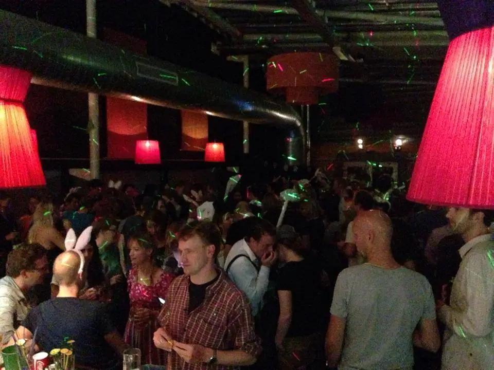 Een oude foto van een feest als evenement in Partycentrum Galgenwaard Utrecht